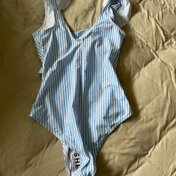 Blue stripe one piece - Picture 5 of 5